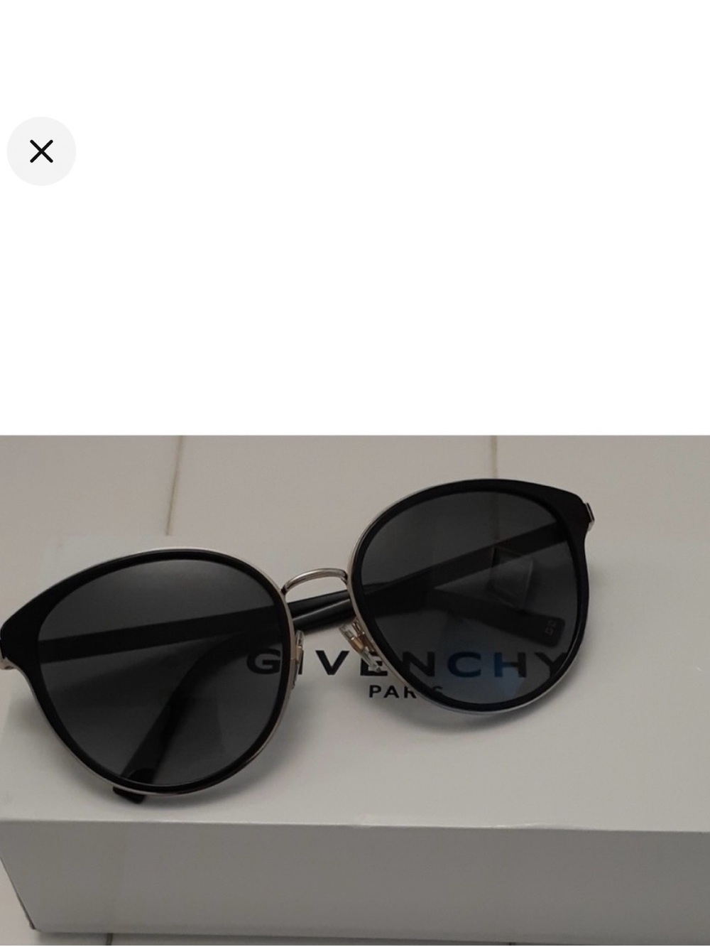 🌺SALE🌺 Givenchy NEW with box Sexy Black Round Metal-Trim Sunglasses